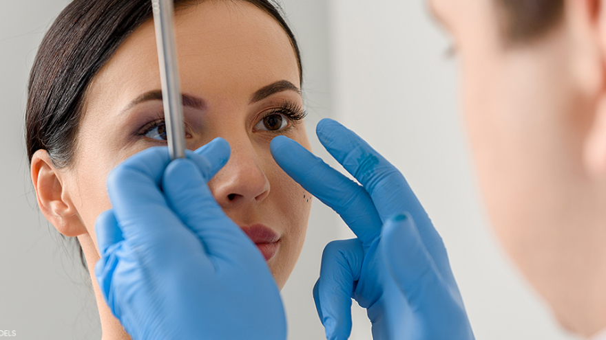 Clinical reference and candidate assessment visualization for Closed Rhinoplasty