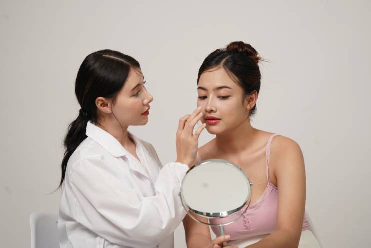 Consultation Non-Surgical Rhinoplasty
