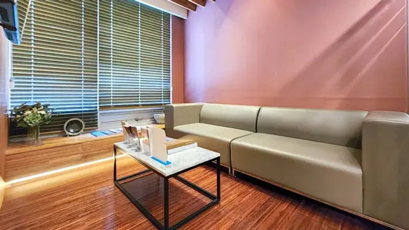 TAE Plastic Surgery Clinic-ийн зөвлөгөөний өрөө.