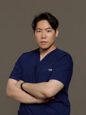 Dr. Lee Doochan